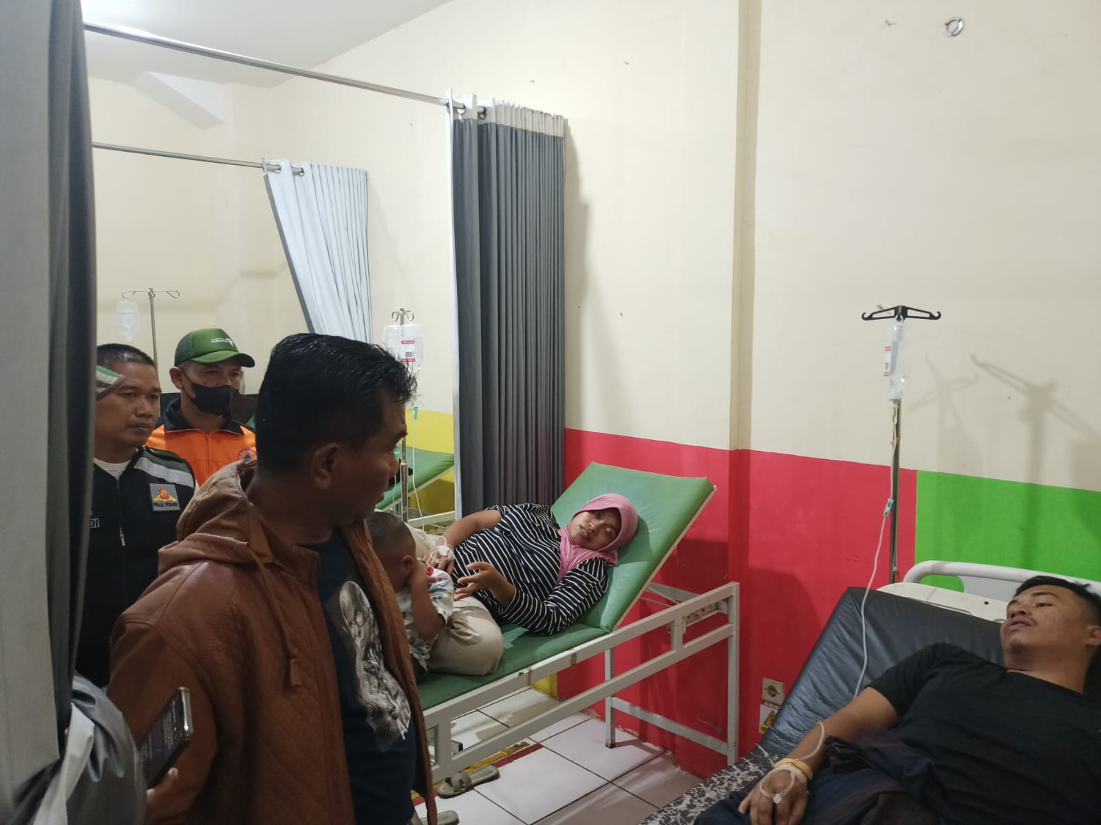 Keracunan massal beberapa waktu lalu di Tenjo Kecamatan Tenjo, Kabupaten Bogor. Dok Polsek Tenjo.