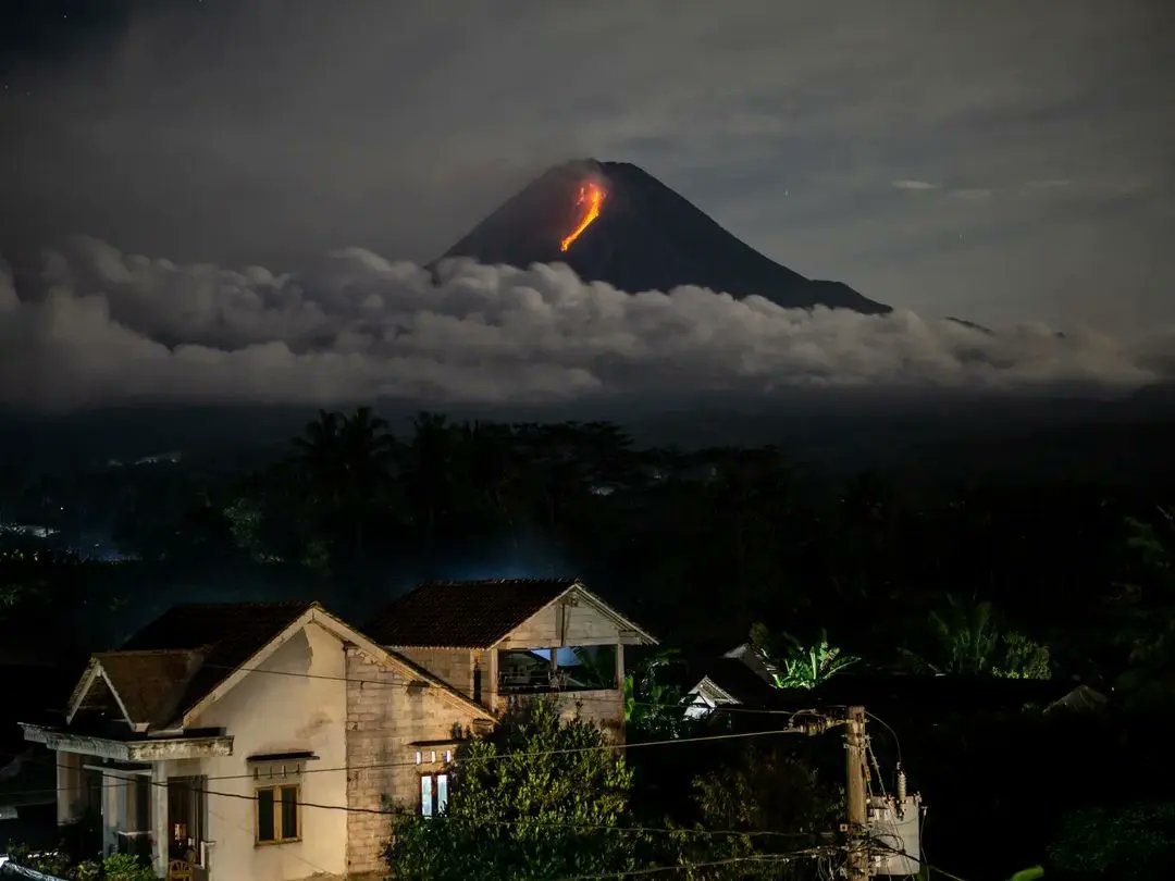 Mount Merapi Erupted on Saturday, Causing Ash Rain Covers Nearby Villages