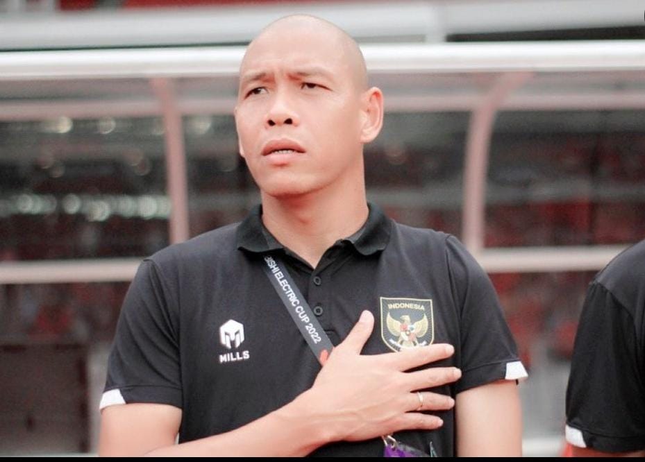 Nova Arianto, asisten Shin Tae Yong buka suara soal keputusan FIFA mengenai batalnya Indonesia menjadi tuan rumah Piala Dunia U20 2023. Instagram/@novaarianto30.