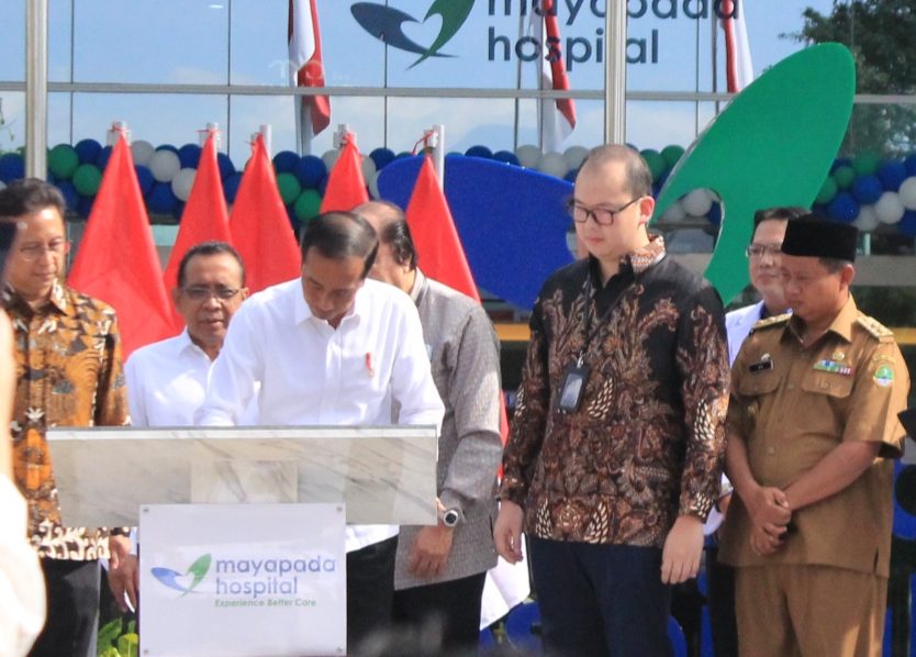 Presiden Joko Widodo (Jokowi) mengakui sebagian rumah saki di Indonesia masih kekurangan dokter-dokter spesialis.