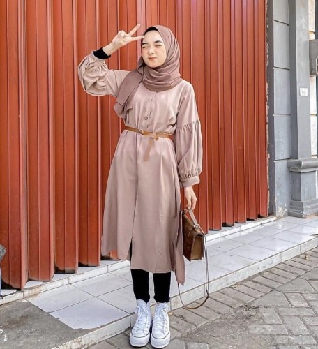 Rekomendasi Model Baju Lebaran 2023 yang Sedang Trend! untuk Wanita dan Pria Tunik Wanita (sumber gambar: Switty Shop Tokopedia)