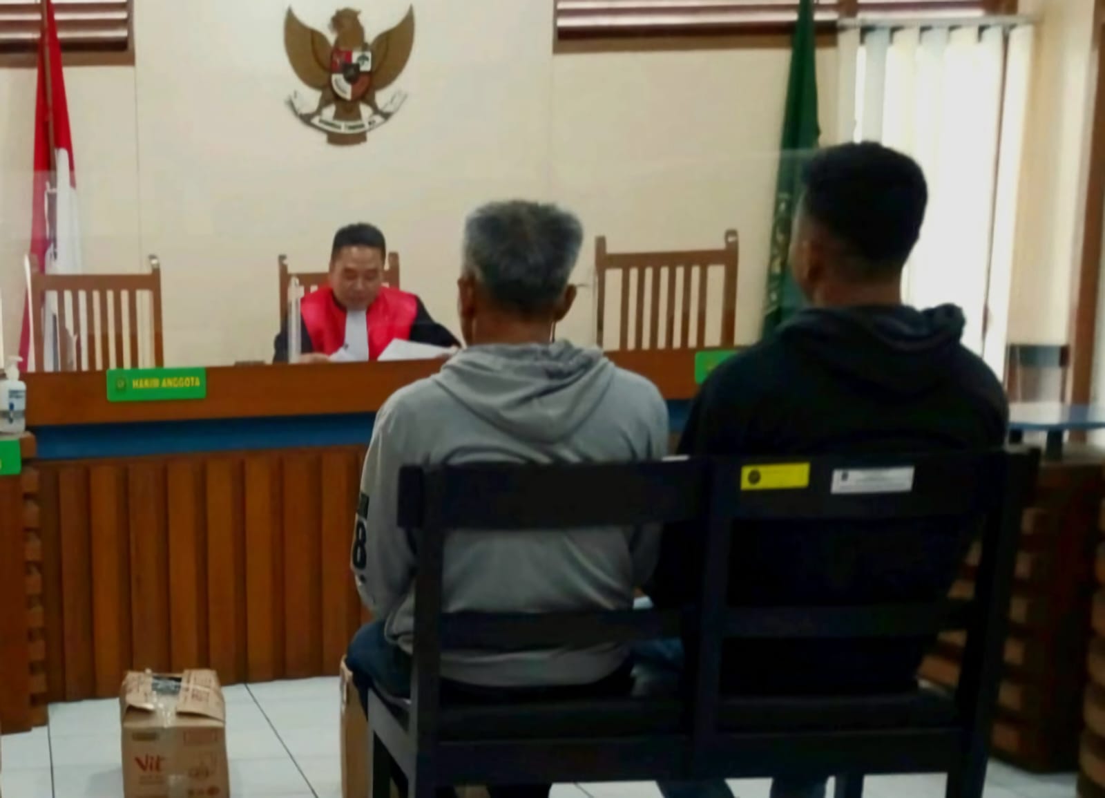 Dua penjual minol pelanggar Perda tengah menjalani sidang di Pengadilan Negeri Bandung Kelas 1A Khusus pada Jumat, 31 Maret 2023 / Jabar ekspres