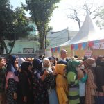 Antusiasme warga Kecamatan Rancasari, pada kegiatan pasar murah yang di gelar oleh pemerintah Kota Bandung. (SADAM HUSEN SOLEH RAMDHANI/JABAR EKSPRES)