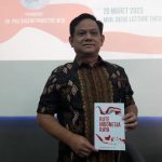 Sekretaris Jenderal Persatuan Alumni GMNI Abdy Yuhana meluncurkan buku bertajuk Rute Indonesia Raya di Kampus Unpar, Kota Bandung, Senin 20 Maret 2023.