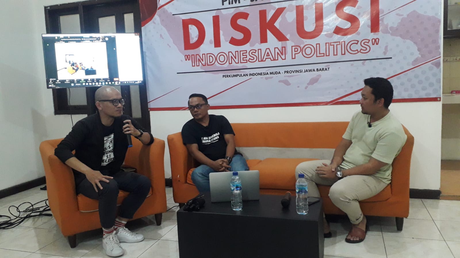 Diskusi politik Di Balik Putusan PN Jakarta Pusat yang digagas oleh Perkumpulan Indonesia Muda (PIM), Sabtu (4/3).