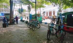 Edisi ngabuburit dikota Bandung dengan kegiatan bersepeda yang seru dan menyenangkan / Fahminah Jabar Ekspres