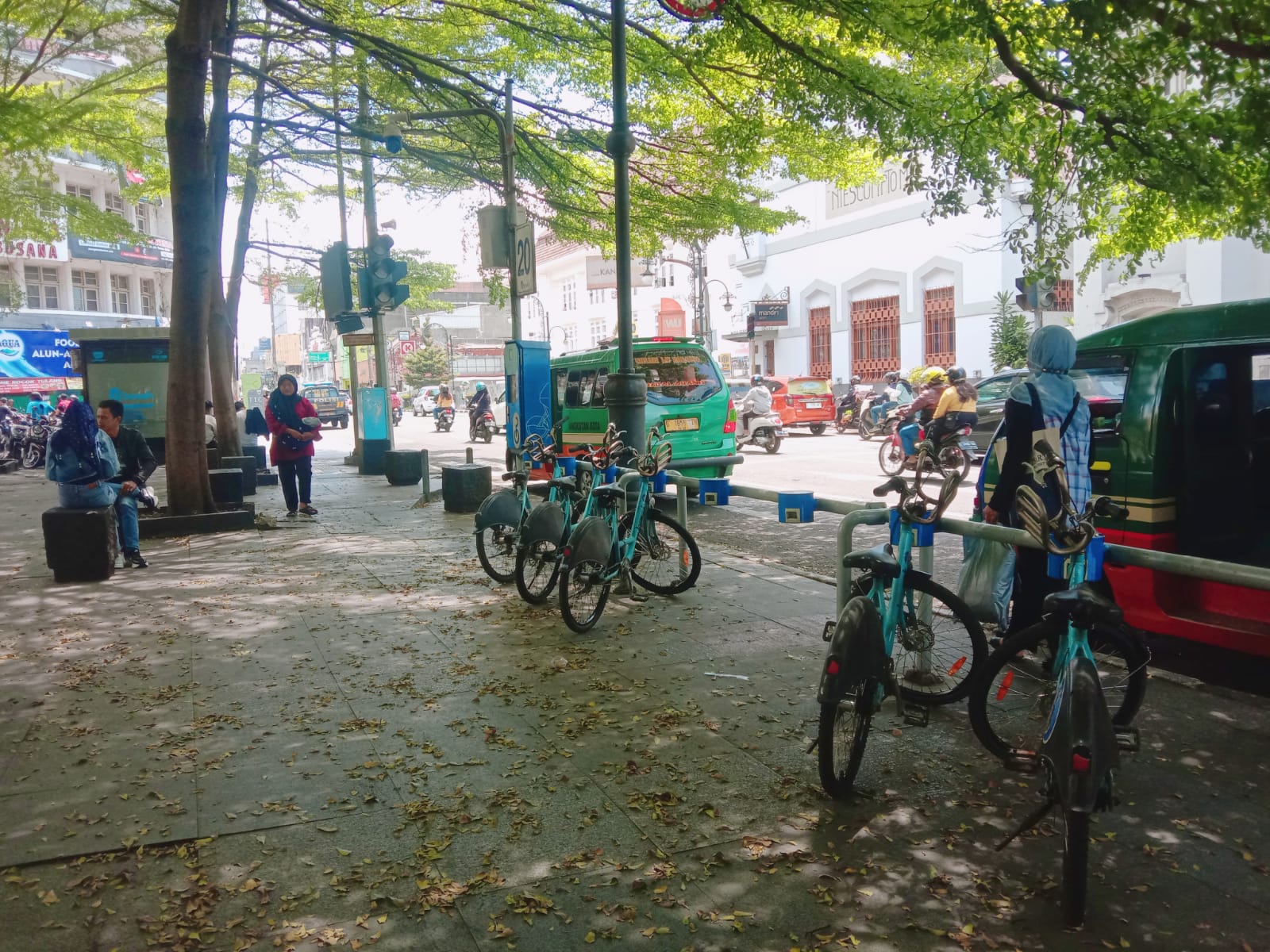 Edisi ngabuburit dikota Bandung dengan kegiatan bersepeda yang seru dan menyenangkan / Fahminah Jabar Ekspres