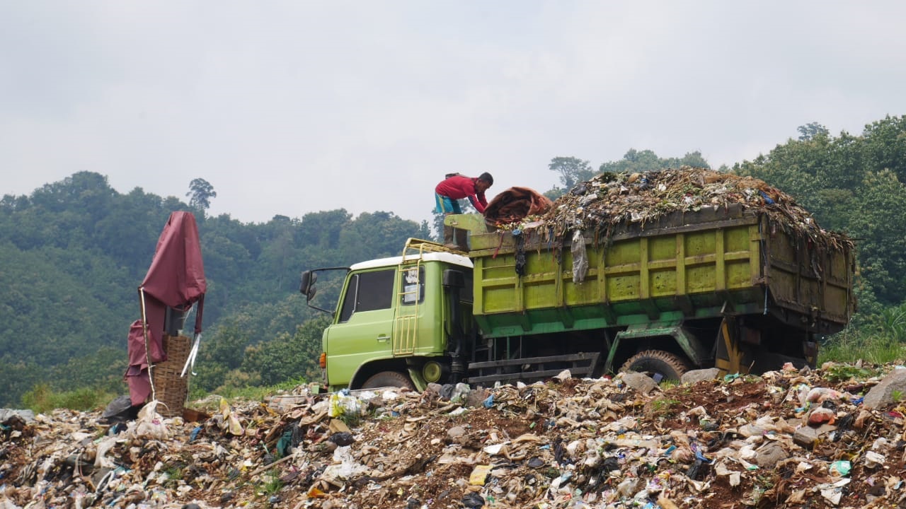 TPAS Sarimukti saat ini sudah mengalami over kapasitas hingga 786,44 persen / Foto Istimewa