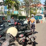Dok. Ganggu Arus Lalulintas, Parkir liar Di samping Bank Indonesia diberi Tindakan Tegas Oleh Dishub Kota Bandung. Kamis (6/4). Foto. Sandi Nugraha.