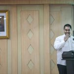 Menteri Pemuda dan Olahraga yang baru Ario Bimo Nandito Ariotedjo memberikan sambutan saat serah terima jabatan di Kantor Kemenpora, Jakarta, Selasa (4/4/2023). ANTARA FOTO/M Risyal Hidayat/foc. (ANTARA FOTO/M RISYAL HIDAYAT)