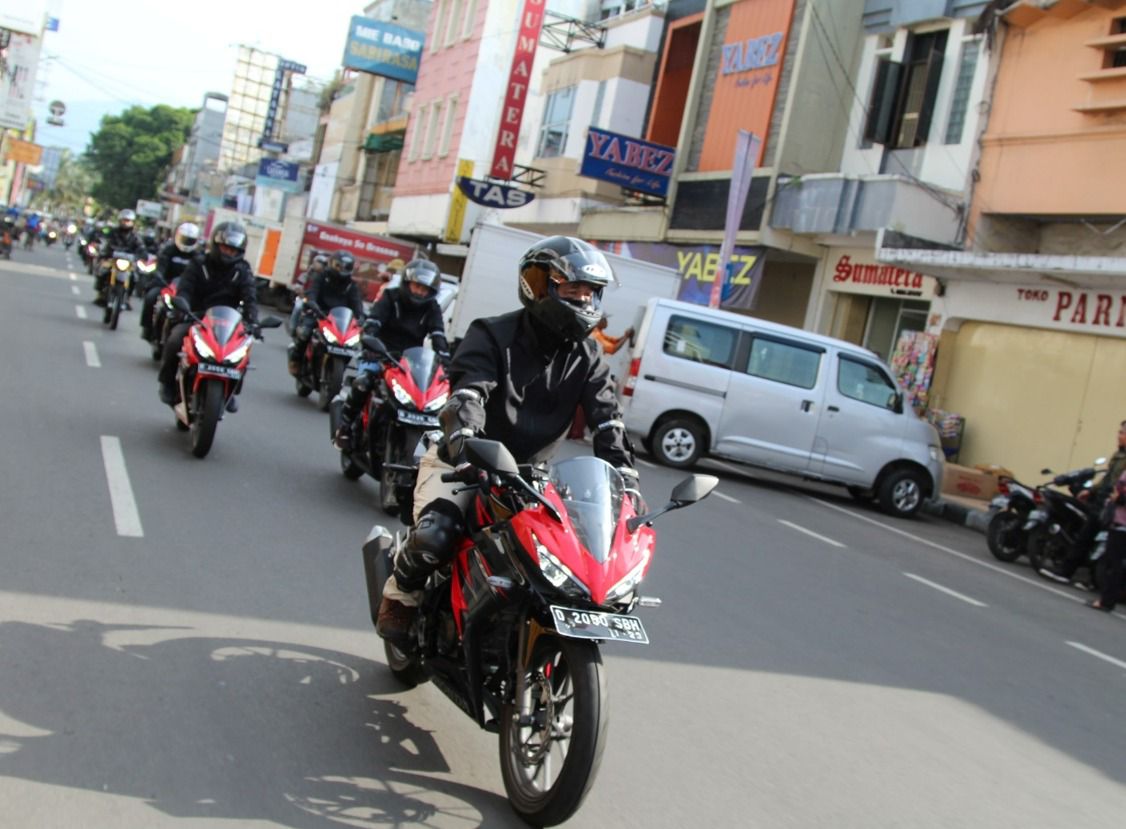 Pengen Cari Takjil saat Ngabuburit, Pastikan Dulu Kondisi Motornya