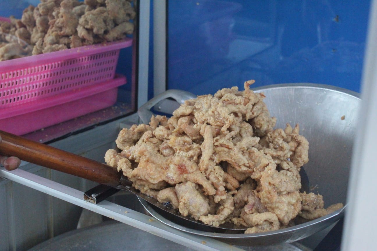 MANJAKAN SELERA: Chicken mini, menu murah dan kudapan alternatif untuk berbuka puasa selama Ramadan. (SADAM HUSEN SOLEH RAMDHANI/JABAR EKSPRES)