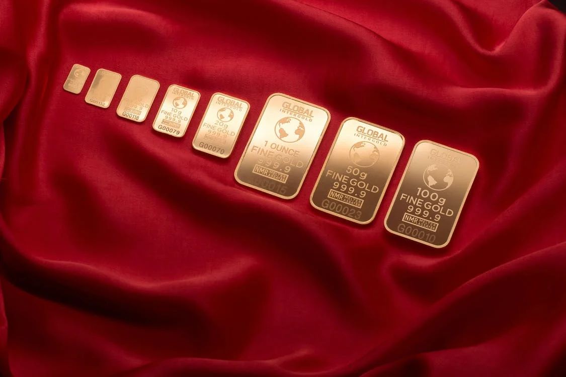 Ilustrasi. Harga emas PT Aneka Tambang Tbk (ANTM) atau emas Antam batangan pada perdagangan Kamis, 13 April 2023, hari ini kembali update. Pexels/Michael Steinberg.