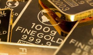 Ilustrasi. Harga emas Antam batangan terbaru kembali dirilis pada perdagangan Jumat, 28 April 2023 hari ini yang bisa menjadi acuan dalam investasi. Pixabay/hamiltonleen.