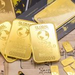 Ilustrasi. Harga emas PT Aneka Tambang Tbk (ANTM) atau emas Antam batangan pada perdagangan Senin, 3 April 2023 hari ini. Pexels/Michael Steinberg.