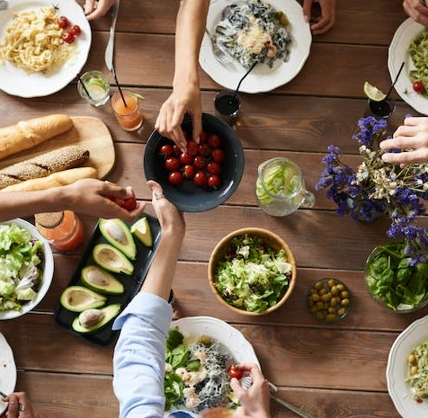 Hindari 6 Jenis Makanan saat Berbuka Puasa untuk Penderita Darah Tinggi
