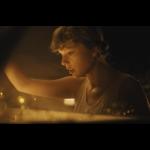 Lirik Lagu Cardigan – Taylor Swift, Serta Makna Dibaliknya