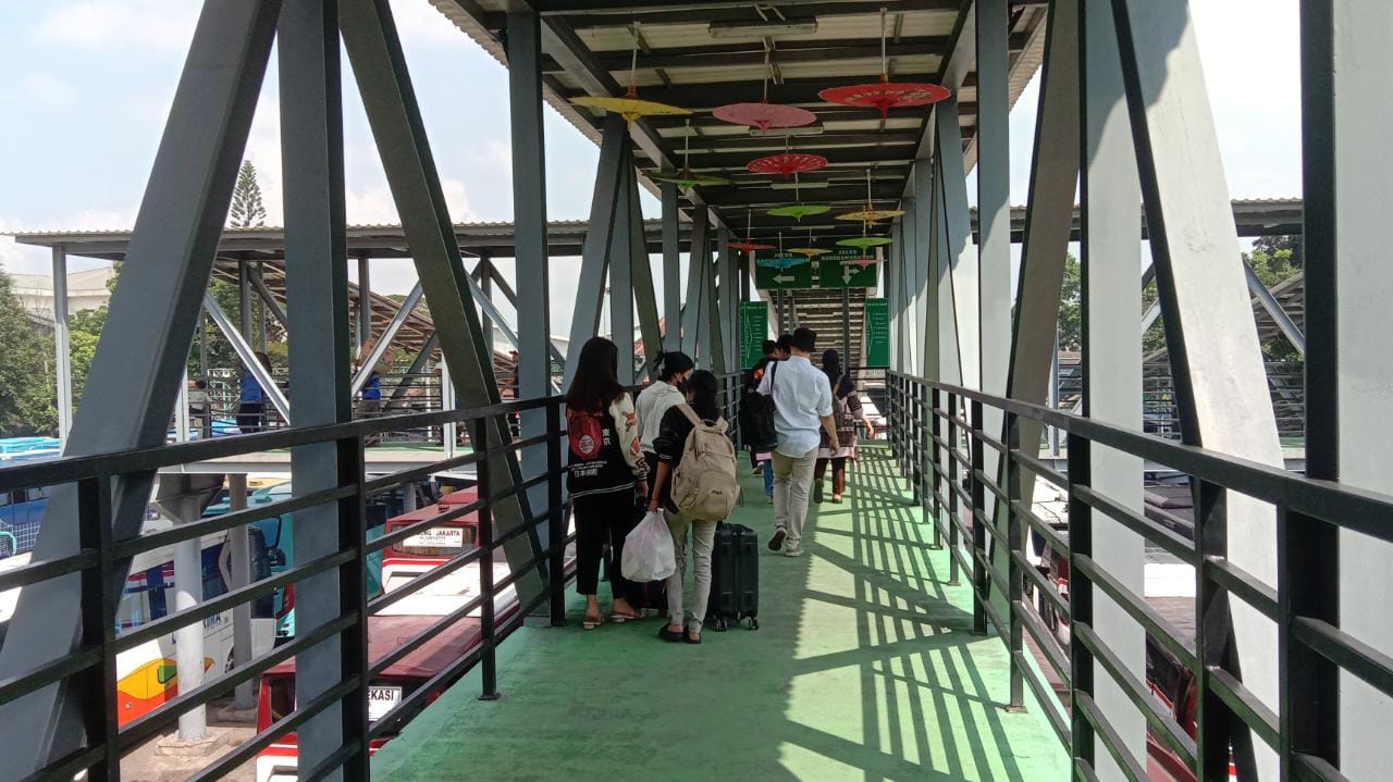 Kondisi terkini arus balik di Terminal Leuwipanjang. (Sandi Nugraha/Jabar Ekspres)