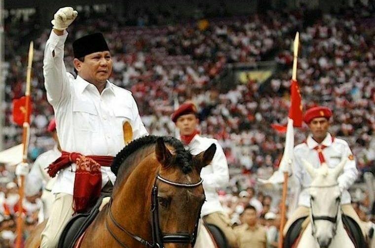 Pasca penetapan Ganjar Pranowo sebagai Calon Presiden (Capres) PDIP, Prabowo Subianto seperti terlihat gelisah dan langsung mengambil langkah