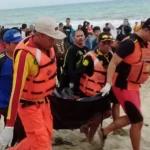 SAR Team Finds Two Tourists Swept Away by Waves at Santolo Beach