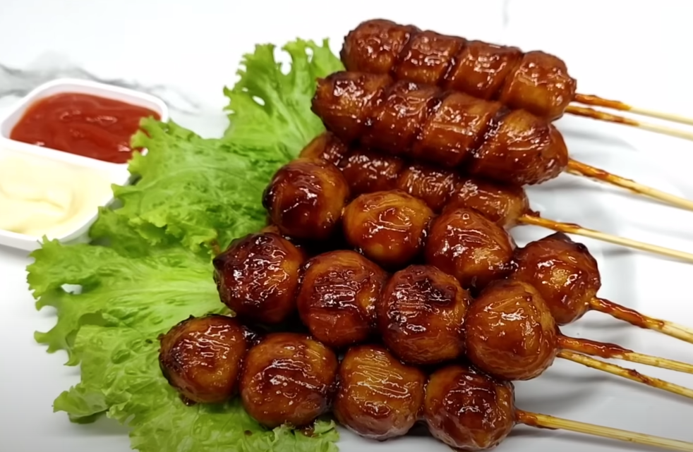 Resep Bumbu Baso dan Sosis Bakar, Enak Banget!/Foto: Tangkapan Layar YouTube (CR KOOK)