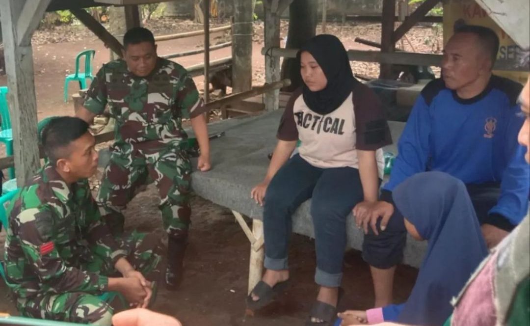 Kopasgat TNI AU Minta Maaf saat Datangi Ibu-Ibu yang Ditendang Motornya