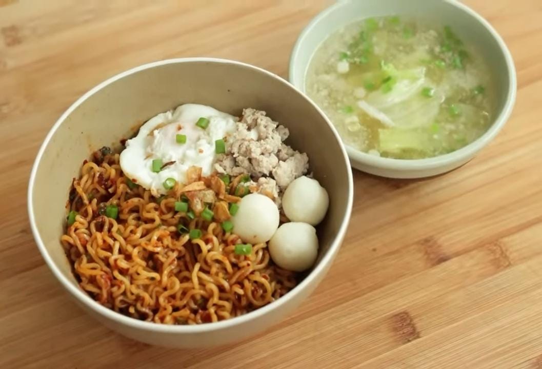 Cocok Untuk Anak Kost! Resep Indomie Chili Oil Ala Singapura