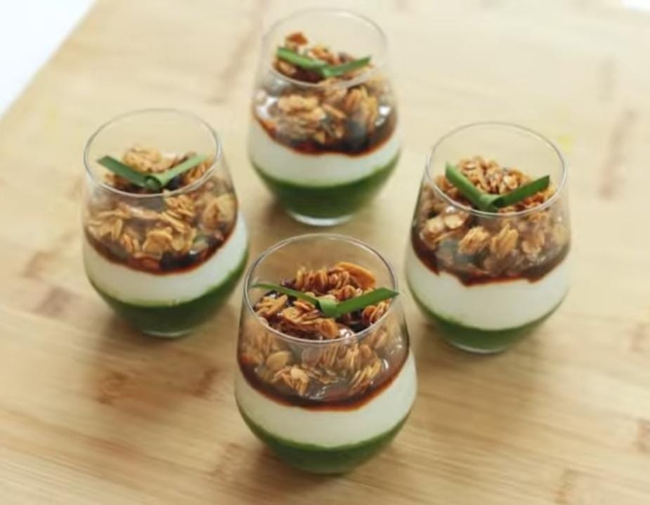 Resep Bubur Sumsum Jelly Pandan dan Oat Untuk Takjil Keluarga!