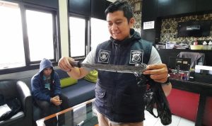 Mengaku Sakit Hati, Seorang Pemuda di Bandung Barat Nekad Lukai Ketua DKM