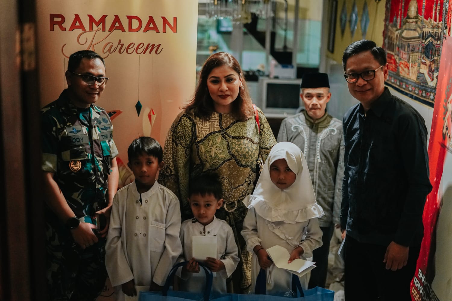 QNET dan Pasis Dikreg Sesko TNI Berbagi Kebahagiaan Ramadan ke Dua Panti Asuhan