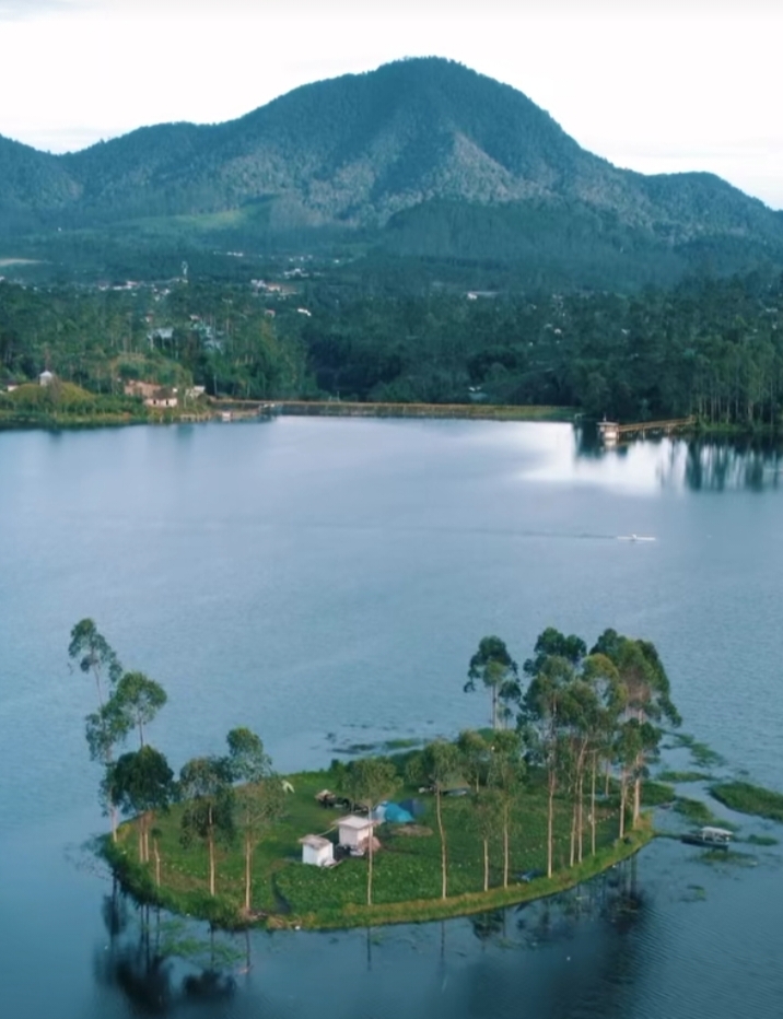Pulau Nusa Manona, Wisata di Bandung Selatan layaknya Danau Toba