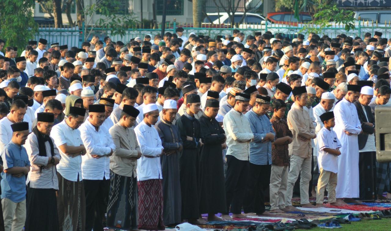 Suasana sholat Ied di Lapangan Tegar Beriman, Kabupaten Bogor, Sabtu (22/4). Foto : Sandika Fadilah/Jabarekspres.com