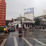 Ilustrasi: Kondisi lalu lintas di Simpang Lima, Kota Bandung usai diguyur hujan deras. (Yanuar/Jabar Ekspres)