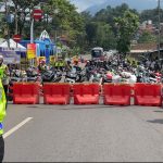 Kurangi Kepadatan di Garut, Polresta Bandung Kembali Lakukan CB One Way di Cikaledong Nagreg. Foto Agi Jabarekspres