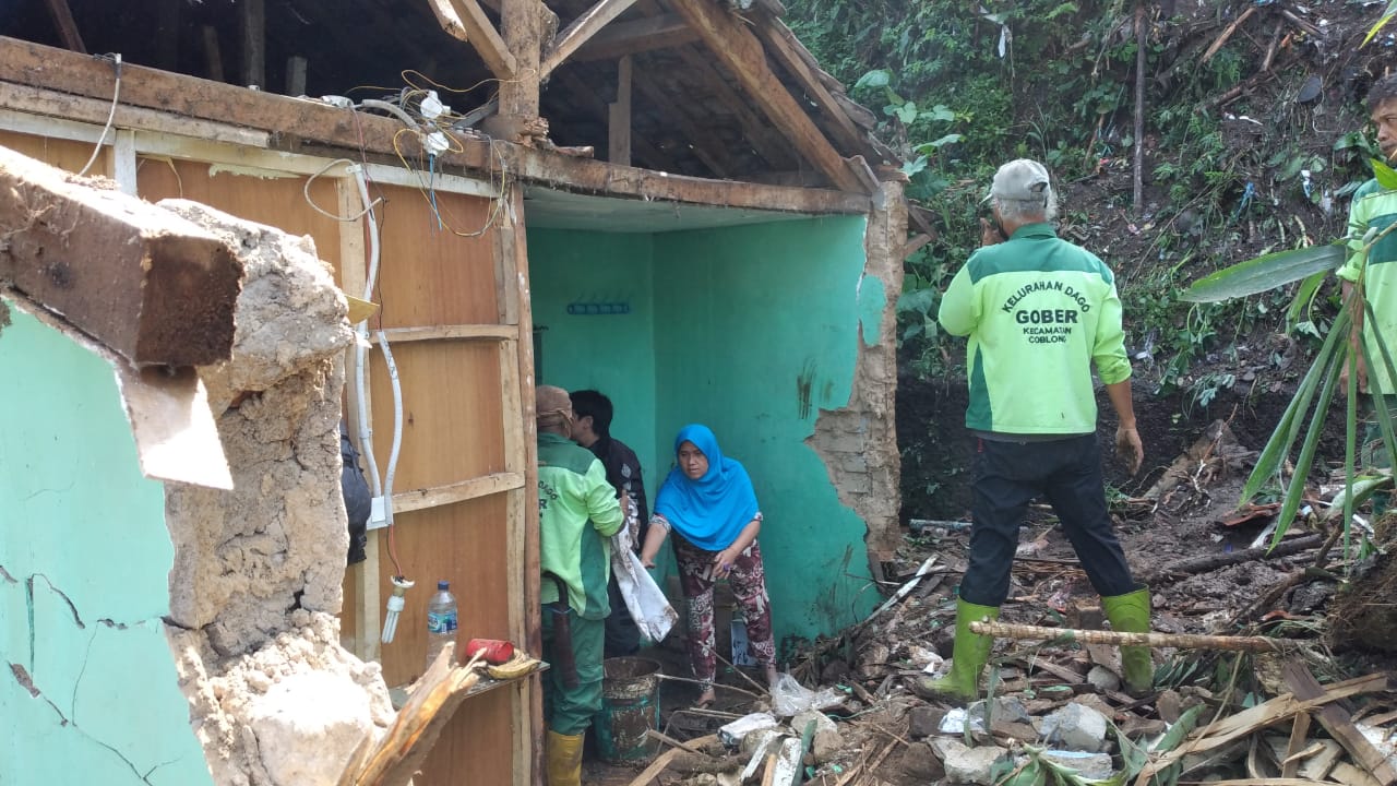 Kondisi Pemukiman warga di Jalan Sangkuriang, Dago setelah longsor pada Rabu (26/4/2023)