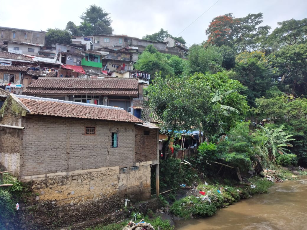 Permukiman penduduk di kawasan Jalan Sangkuriang RW 13, Dago yang rawan longsor.