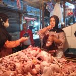 Harga daging ayam di Pasar Kiaracondong sehabis lebaran