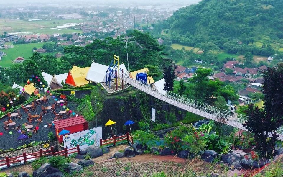 Wisata Alam Arjasari Rock Hill di Kabupaten Bandung, Harga Tiket, Wahana, Fasilitas dan Rute