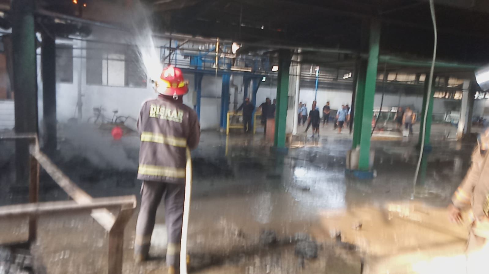 Dua orang Pekerja Jadi Korban Kebakaran di Pabrik Tekstil Dayeuhkolot, Kabupaten Bandung. Foto (Dok. Disdamkar Kabupaten Bandung)