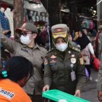 Satpol PP Srikandi Conduct Security at Tanah Abang Market