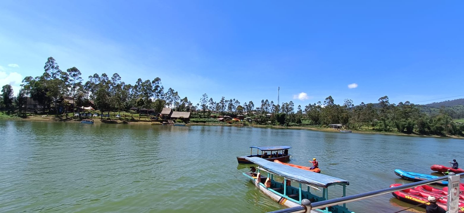 Keindahan Wisata Teras Danoe di Pangalengan, Bisa Camping Dekat Danau Alam Terbuka