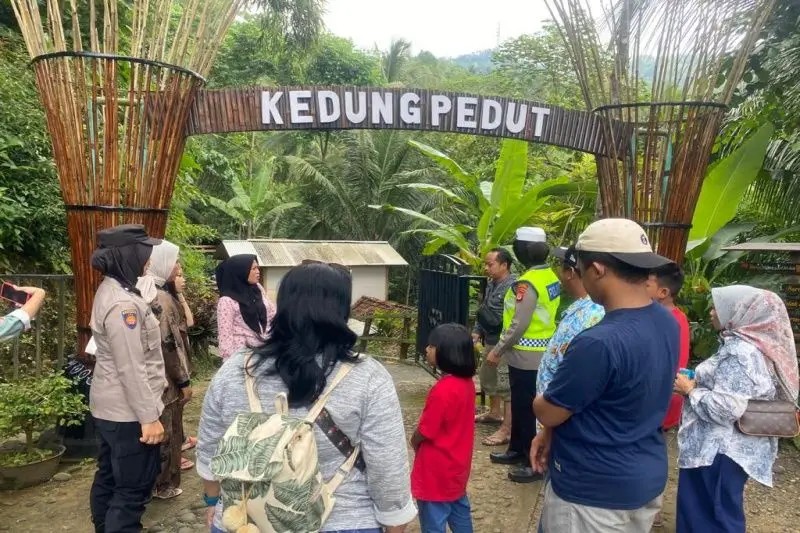 Eid Al-Fitr 2023: Kulon Progo Police Strengthens Tourist Attraction Security