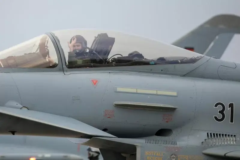 Menteri Pertahanan Ukraina Minta Jet Tempur ke Jerman dan UK