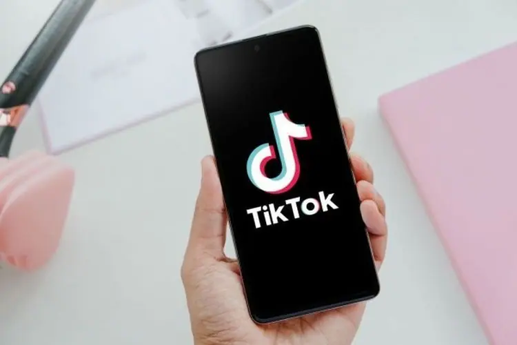 istilah viral tiktok center back