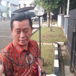 Pelaksana Harian (Plh) Wali Kota Bandung, Ema Sumarna usai penuhi panggilan KPK sebagai saksi kasus suap Bandung Smart City. (YANUAR/JABAR EKSPRES)