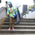 Adanya isu pemotongan gaji sopir truk pengangkut sampah membuat gerah Dinas Lingkungan Hidup dan Kebersihan (DLHK) Kota Bandung.
