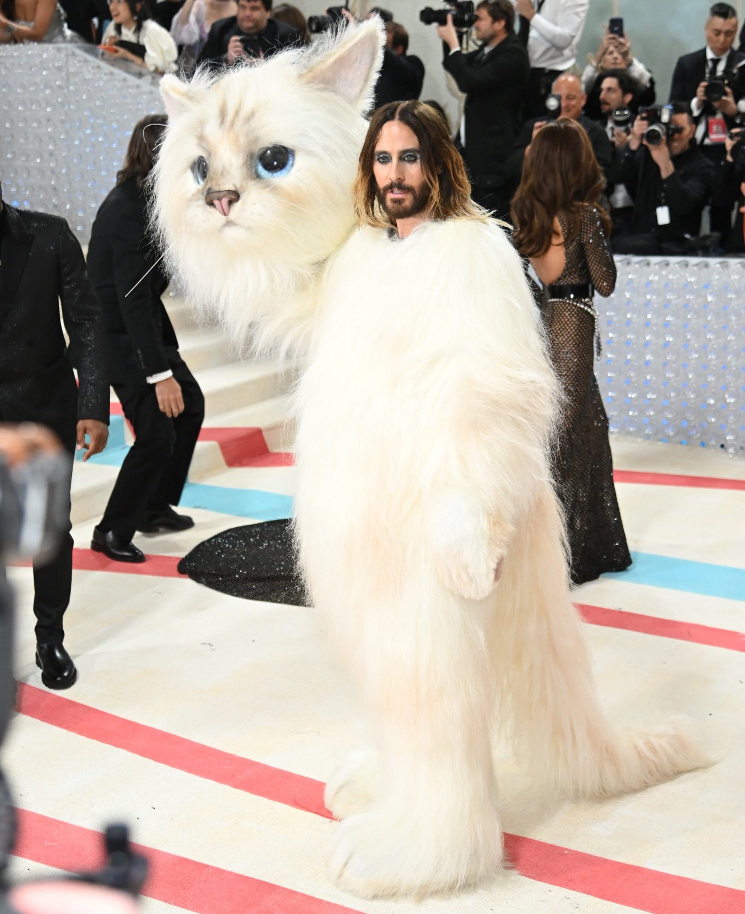 Heboh! Jared Leto Mencuri Perhatian Cosplay Jadi Kucing di Met Gala 2023