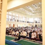 Ratusan jamaah usai melaksanakan sholat di Masjid Agung Kota Bogor. (Yudha Prananda / Jabar Ekspres)