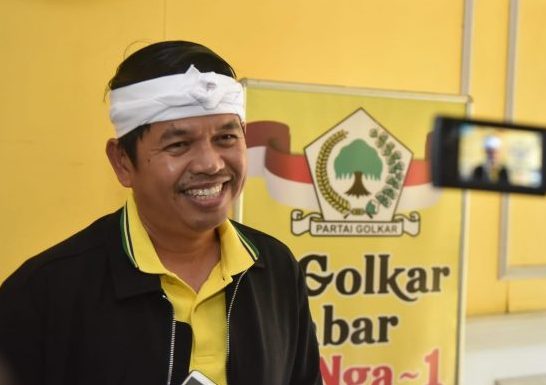 Kabar mundurnya mantan Ketua DPD Partai Golkar Jawa Barat Dedi Mulyadi kini santer terdengar di kalangan elit politik Jawa Barat.