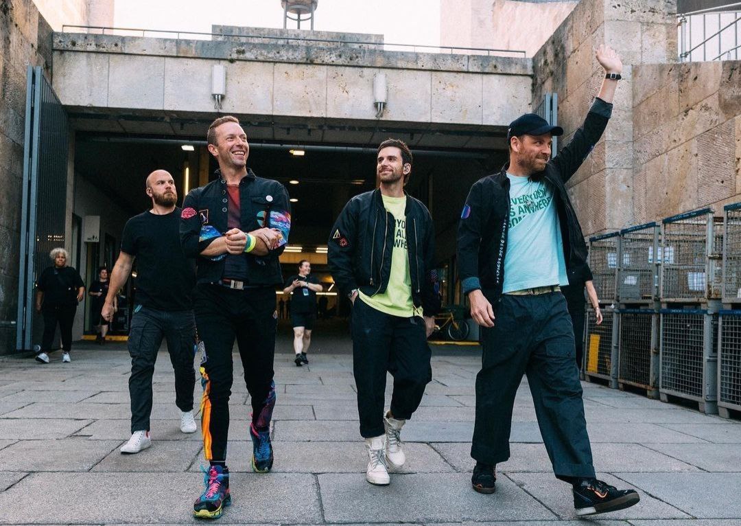 Kabid Humas Polda Metro Jaya mengatakan bahwa kepolisian tak akan hentikan kegiatan masyarakat termasuk Coldplay concert jelang Pemilu 2024. Instagram/@coldplay.